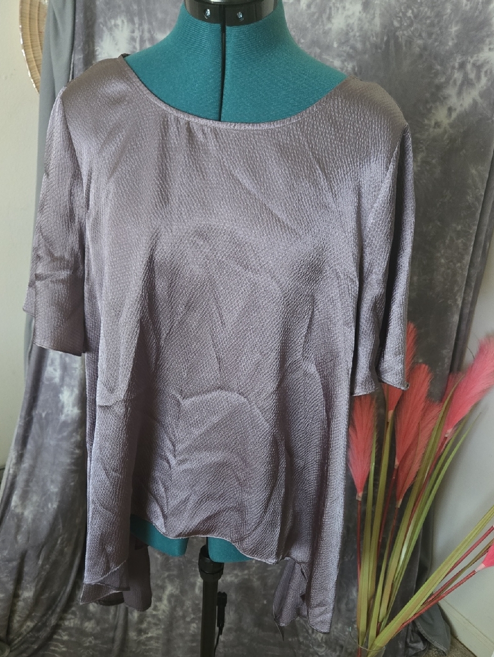 Jennifer Lopez Silver-Lilac Satin Short-Sleeve Blouse